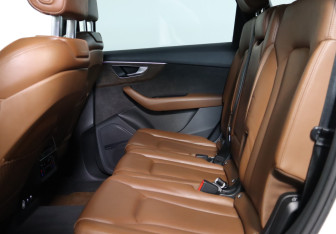 Подержанный автомобиль Audi Q7 2020 года (24 фото)