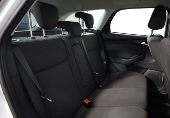 Подержанный автомобиль Ford Focus Wagon 2017 года (13 фото)