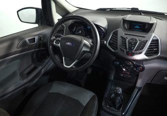 Подержанный автомобиль Ford EcoSport 2017 года (8 фото)