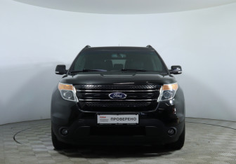Подержанный автомобиль Ford Explorer 2013 года (2 фото)