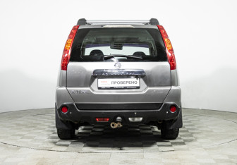 Подержанный автомобиль Nissan X-Trail 2008 года (6 фото)