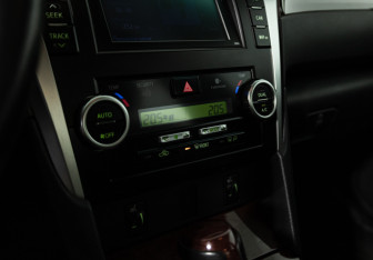 Подержанный автомобиль Toyota Camry Sedan 2014 года (16 фото)