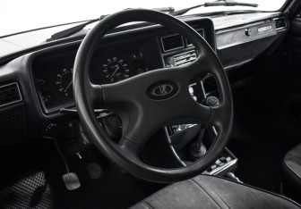 Подержанный автомобиль LADA (ВАЗ) 2107 2004 года (12 фото)