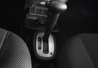Подержанный автомобиль Nissan Micra Hatchback 2007 года (16 фото)