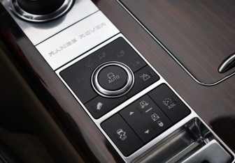 Подержанный автомобиль Land Rover Range Rover 2013 года (26 фото)