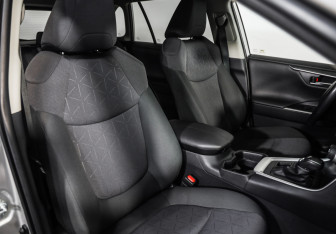 Подержанный автомобиль Toyota RAV4 2020 года (22 фото)