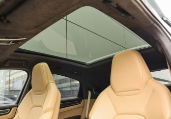 Подержанный автомобиль Porsche Cayenne 2021 года (31 фото)