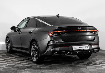 Подержанный автомобиль Kia K5 2021 года (9 фото)