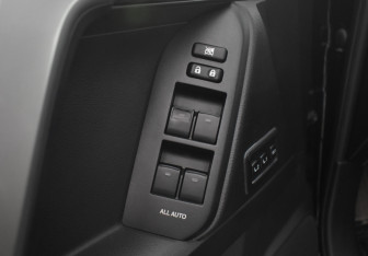 Подержанный автомобиль Toyota Land Cruiser Prado 2017 года (22 фото)