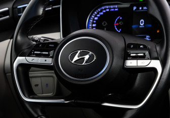 Подержанный автомобиль Hyundai Tucson 2021 года (16 фото)