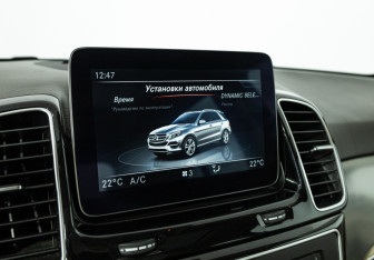 Подержанный автомобиль Mercedes-Benz GLE 2016 года (16 фото)
