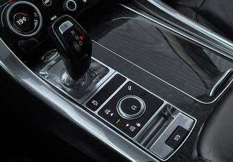 Подержанный автомобиль Land Rover Range Rover Sport 2019 года (19 фото)