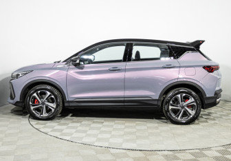 Подержанный автомобиль Geely Coolray 2023 года (8 фото)