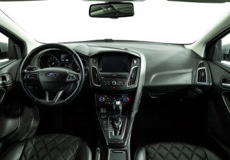 Подержанный автомобиль Ford Focus Wagon 2018 года (13 фото)