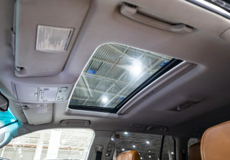 Подержанный автомобиль Lexus LX 2012 года (29 фото)