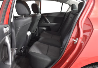 Подержанный автомобиль Mazda 3 Sedan 2011 года (12 фото)