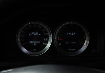 Подержанный автомобиль Volvo S60 2012 года (12 фото)