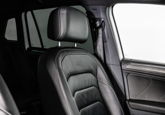 Подержанный автомобиль Volkswagen Tiguan 2021 года (23 фото)