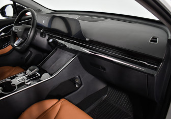 Подержанный автомобиль Omoda C5 2023 года (12 фото)