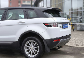 Подержанный автомобиль Land Rover Range Rover Evoque 2015 года (12 фото)