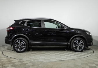 Подержанный автомобиль Nissan Qashqai 2021 года (4 фото)