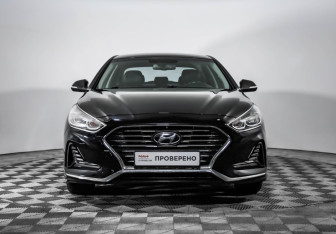 Подержанный автомобиль Hyundai Sonata 2019 года (2 фото)