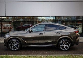 Подержанный автомобиль BMW X6 2020 года (8 фото)