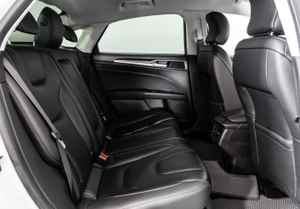 Подержанный автомобиль Ford Mondeo Sedan 2017 года (22 фото)