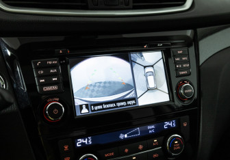 Подержанный автомобиль Nissan X-Trail 2016 года (17 фото)