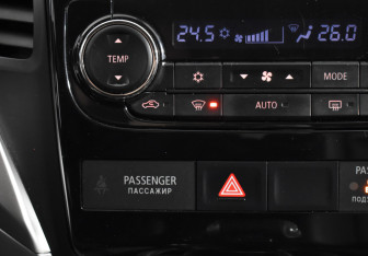 Подержанный автомобиль Mitsubishi Pajero Sport 2019 года (19 фото)