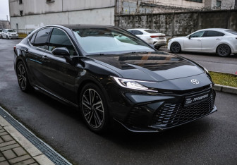 Подержанный автомобиль Toyota Camry Sedan 2024 года (3 фото)
