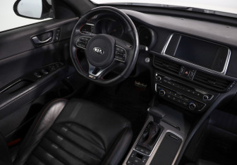 Подержанный автомобиль Kia Optima Sedan 2017 года (8 фото)