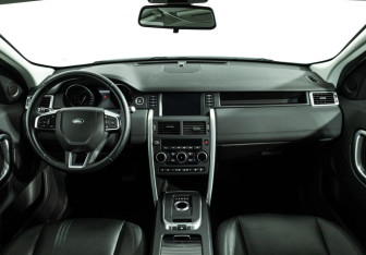Подержанный автомобиль Land Rover Discovery Sport 2015 года (13 фото)