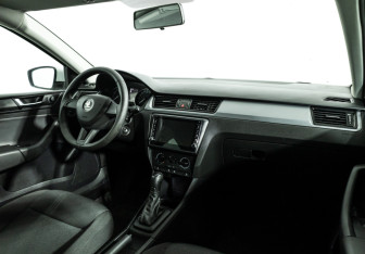 Подержанный автомобиль Skoda Rapid Liftback 2019 года (9 фото)