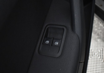 Подержанный автомобиль Skoda Yeti 2012 года (16 фото)