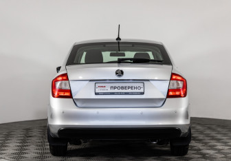 Подержанный автомобиль Skoda Rapid Liftback 2017 года (6 фото)