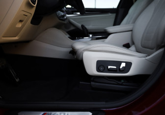 Подержанный автомобиль BMW X4 2019 года (29 фото)