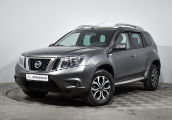 Подержанный автомобиль Nissan Terrano 2015 года (1 фото)