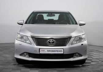 Подержанный автомобиль Toyota Camry Sedan 2011 года (2 фото)