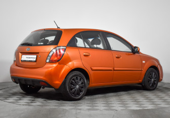 Подержанный автомобиль Kia Rio Hatchback 2011 года (5 фото)