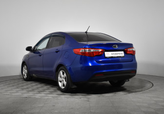 Подержанный автомобиль Kia Rio Sedan 2012 года (7 фото)