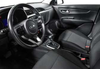 Подержанный автомобиль Kia Rio Sedan 2020 года (9 фото)