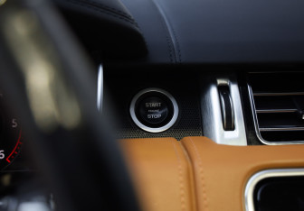 Подержанный автомобиль Land Rover Range Rover 2020 года (21 фото)
