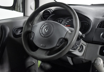Подержанный автомобиль Renault Kangoo 2008 года (14 фото)