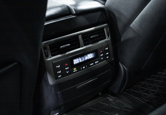 Подержанный автомобиль Lexus LX 2013 года (15 фото)