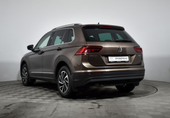 Подержанный автомобиль Volkswagen Tiguan 2018 года (7 фото)