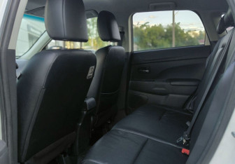 Подержанный автомобиль Mitsubishi ASX 2012 года (10 фото)