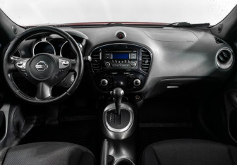 Подержанный автомобиль Nissan Juke 2013 года (14 фото)