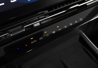 Подержанный автомобиль Omoda C5 2022 года (14 фото)