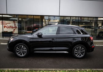 Подержанный автомобиль Audi Q5 2021 года (7 фото)